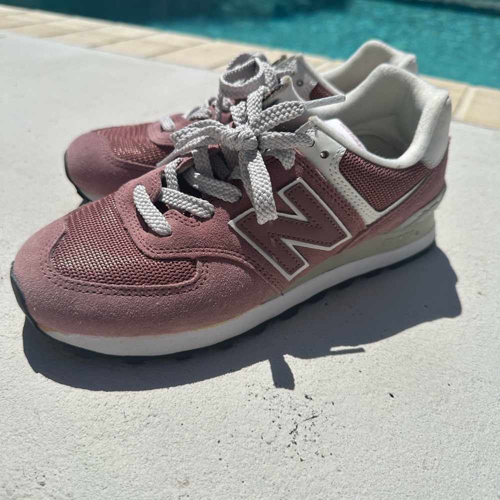 New Balance 574s Women's Mauve and White Sneakers 6.5